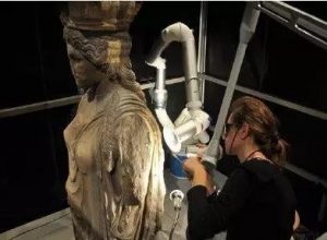 RESTAURATION ET CONSERVATION DES ARTEFACTS HISTORIQUES